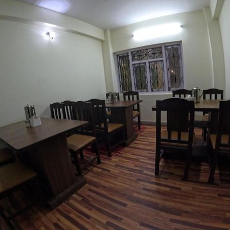 Hotel Global Village Катманду Экстерьер фото