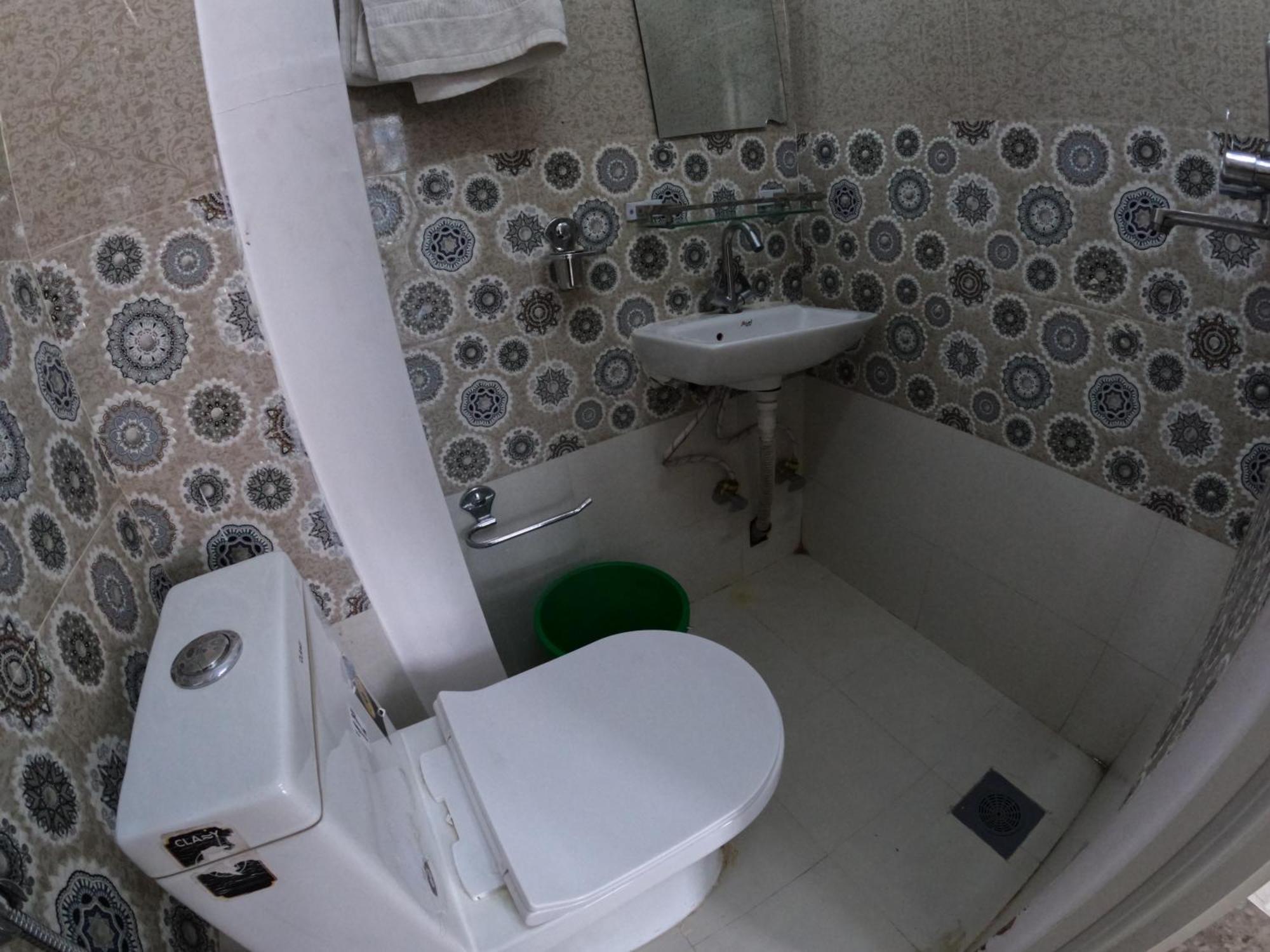 Hotel Global Village Катманду Экстерьер фото
