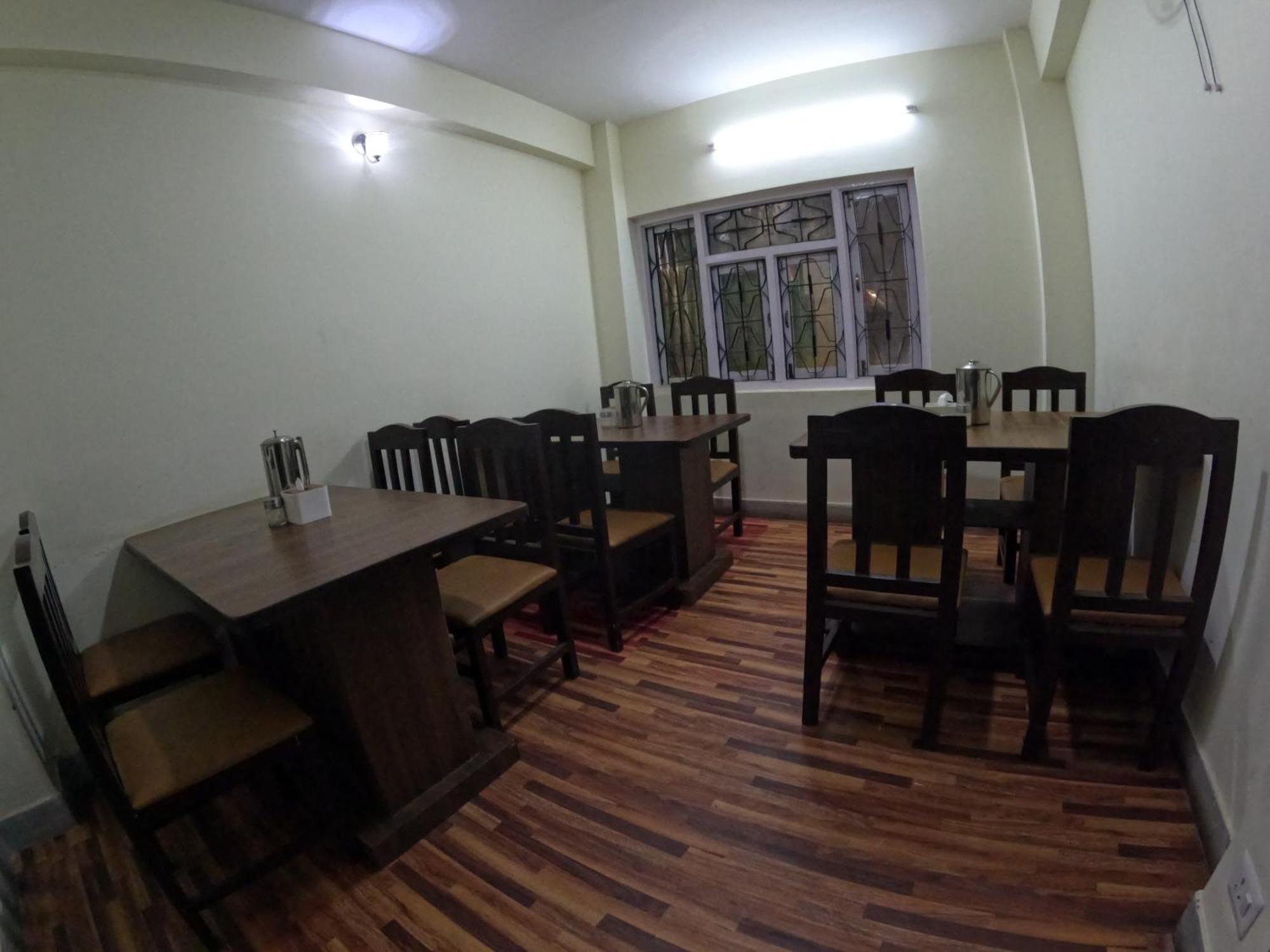 Hotel Global Village Катманду Экстерьер фото