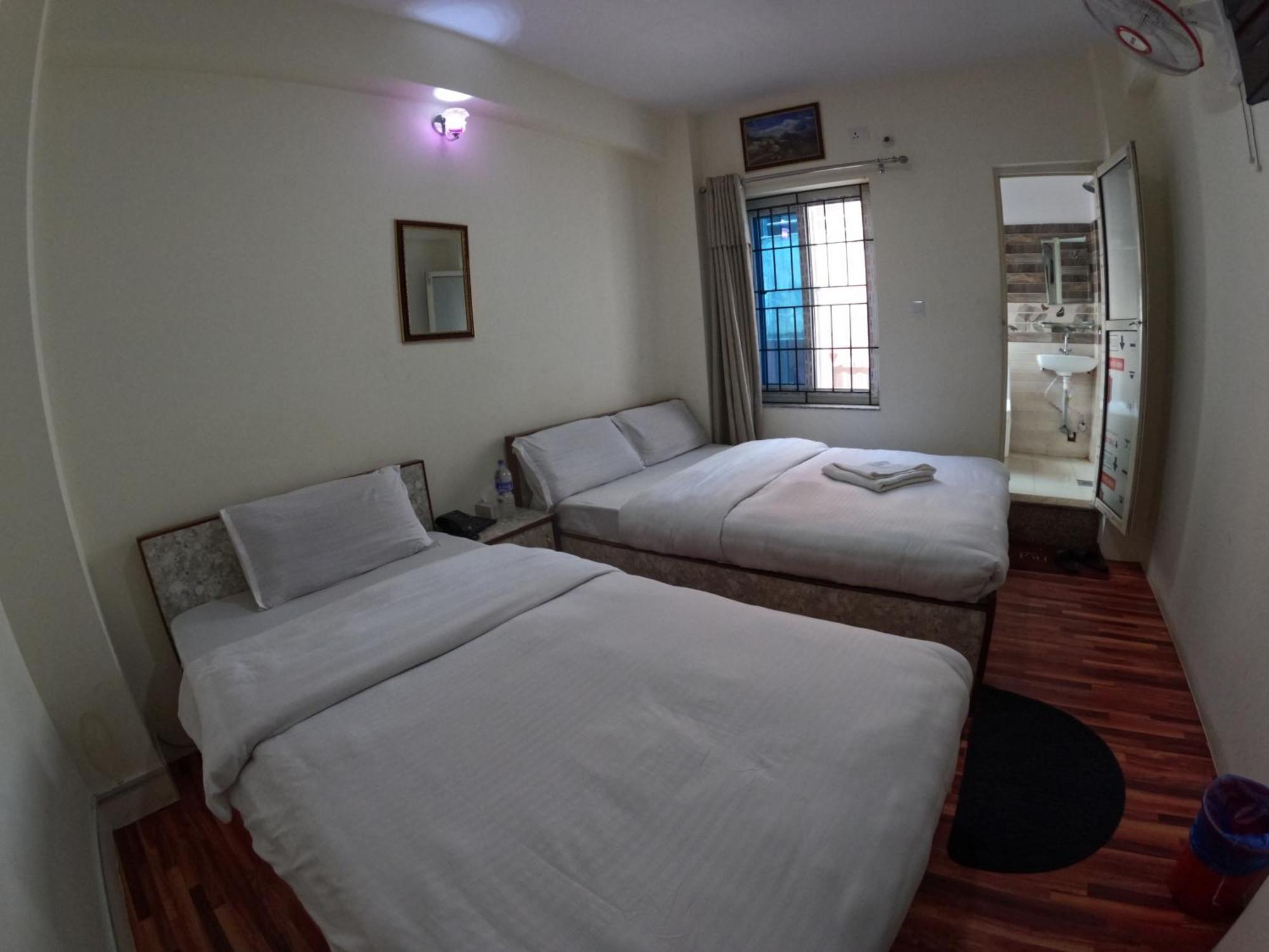 Hotel Global Village Катманду Экстерьер фото