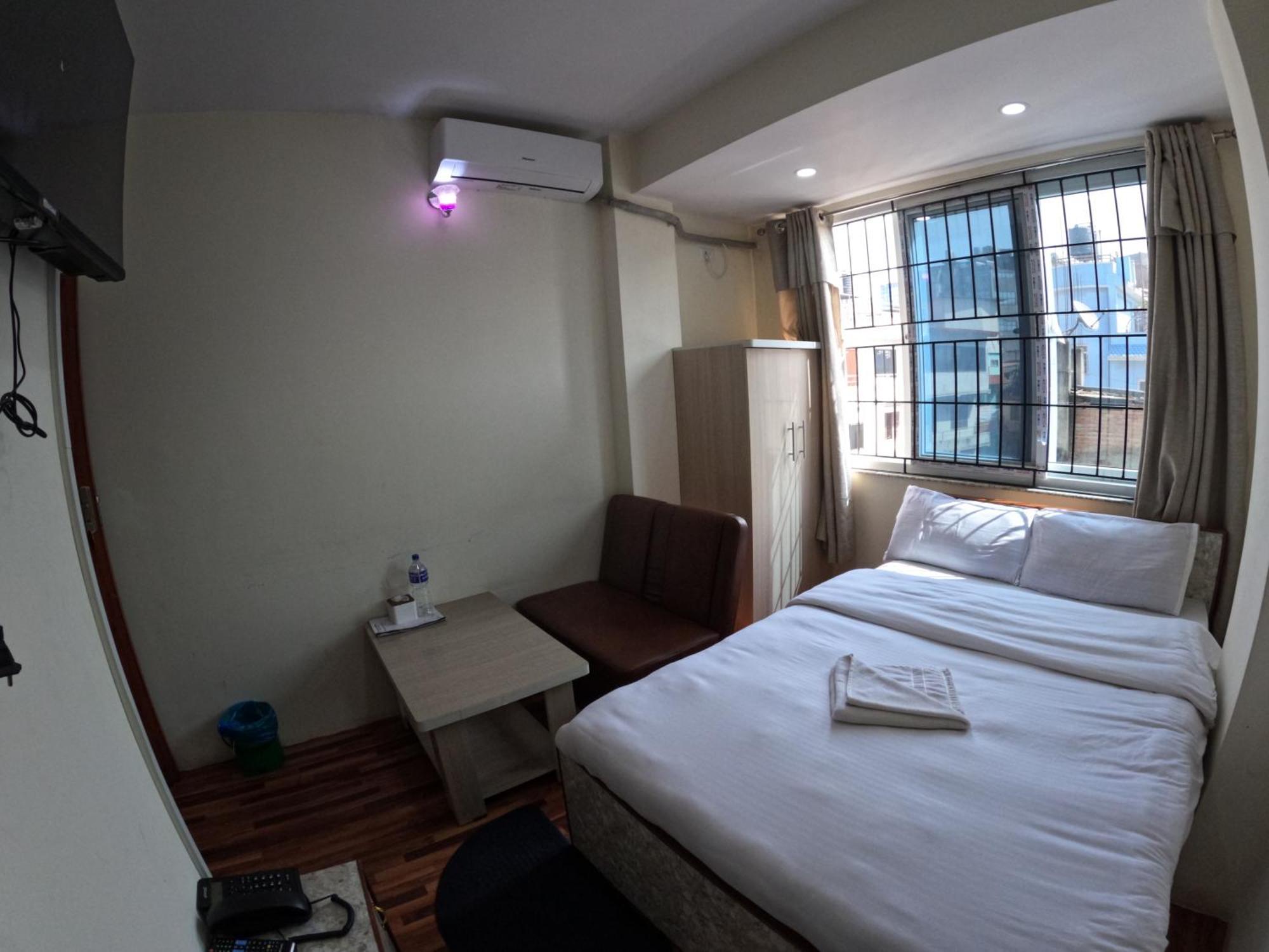 Hotel Global Village Катманду Экстерьер фото