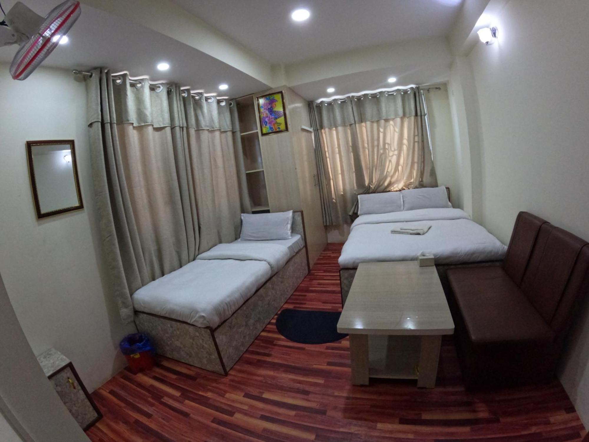 Hotel Global Village Катманду Экстерьер фото