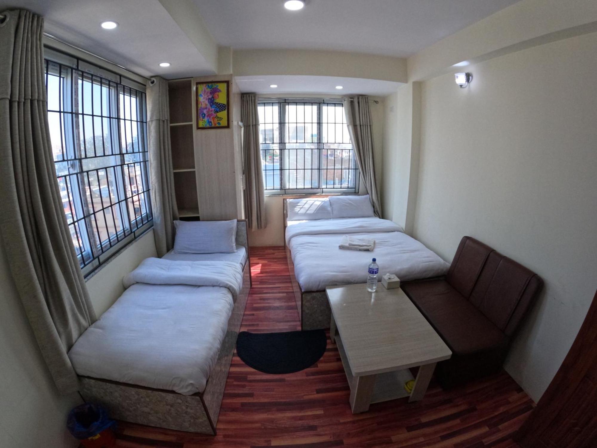 Hotel Global Village Катманду Экстерьер фото